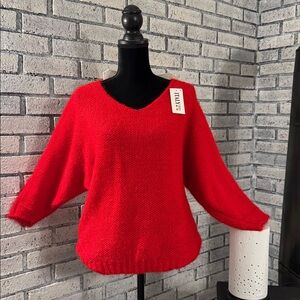 Vibrant Red Sweater with Elegant Cream Bow 🇮🇹 Made In Italy
